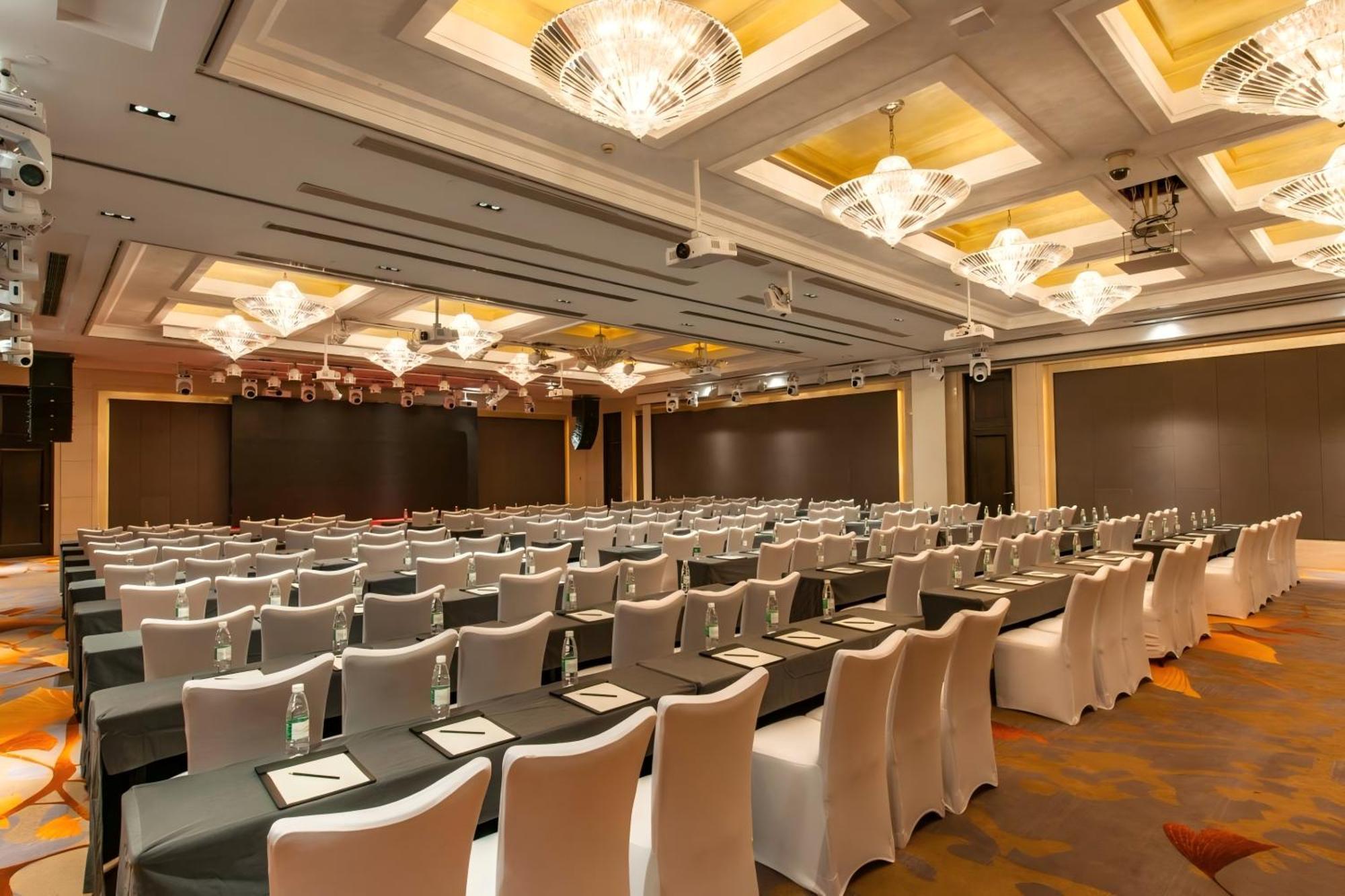 Shanghai Baixia Pagoda Hotel Экстерьер фото